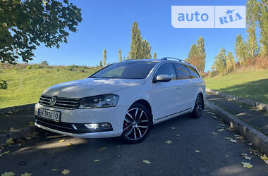 Универсал Volkswagen Passat 2013 в Ровно