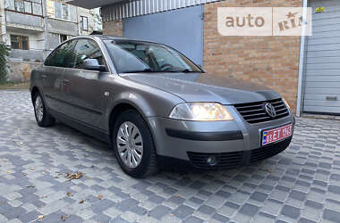 Седан Volkswagen Passat 2003 в Хоролі