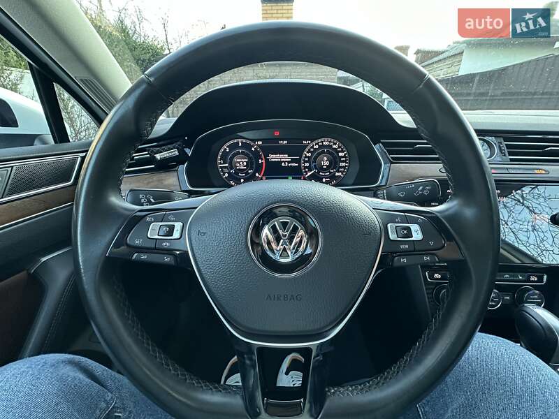 Седан Volkswagen Passat 2018 в Кременчуге