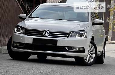 Седан Volkswagen Passat 2012 в Одессе