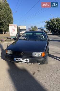 Универсал Volkswagen Passat 1990 в 