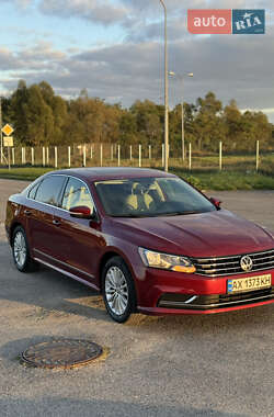 Седан Volkswagen Passat 2015 в Львові