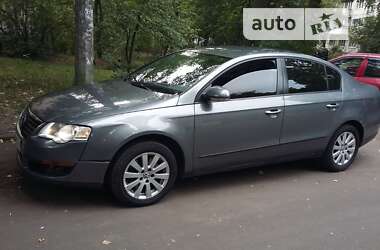 Седан Volkswagen Passat 2008 в Києві