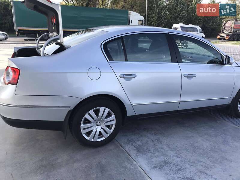 Седан Volkswagen Passat 2006 в Кам'янець-Подільському