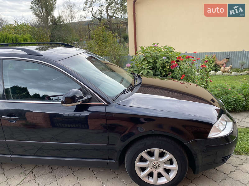 Універсал Volkswagen Passat 2004 в Ужгороді