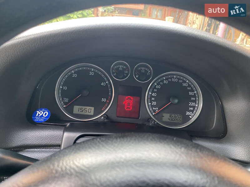 Універсал Volkswagen Passat 2004 в Ужгороді