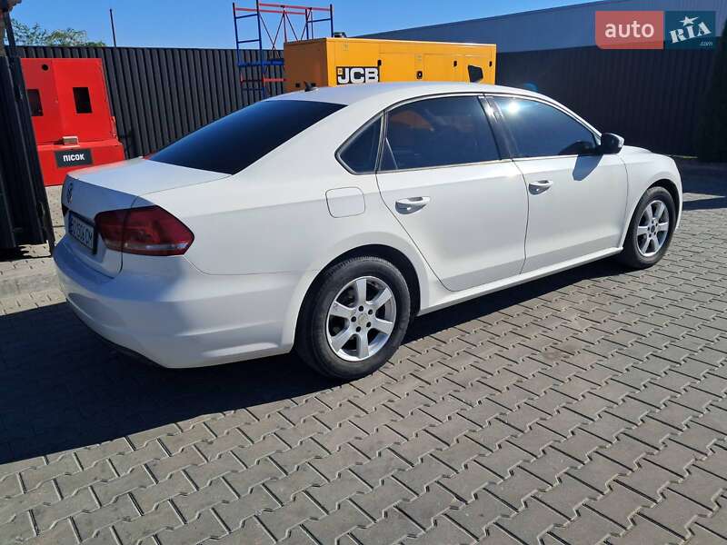 Седан Volkswagen Passat 2012 в Тернополе