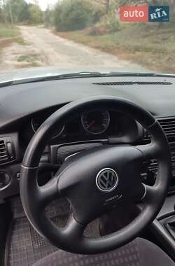 Универсал Volkswagen Passat 2001 в Звенигородке