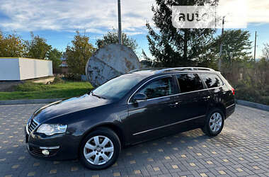 Універсал Volkswagen Passat 2008 в Коломиї