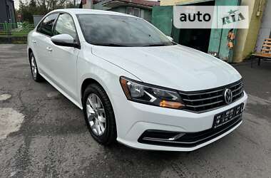 Седан Volkswagen Passat 2017 в Тернополі