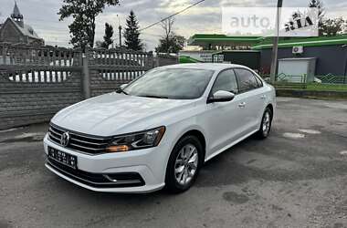 Седан Volkswagen Passat 2017 в Тернополі