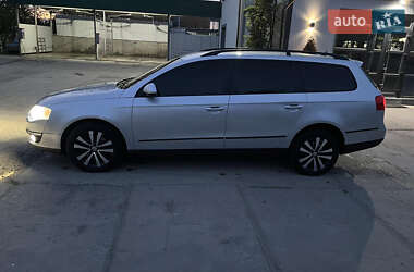 Универсал Volkswagen Passat 2005 в Теофиполе