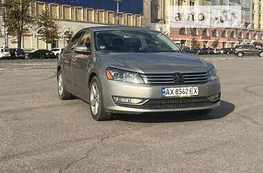 Седан Volkswagen Passat 2013 в Харкові