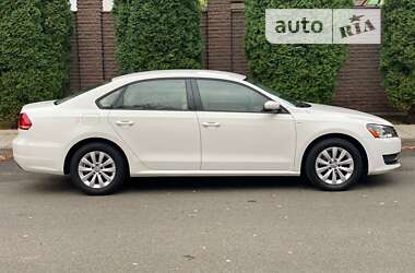 Седан Volkswagen Passat 2014 в Киеве