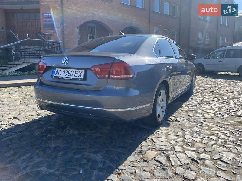 Седан Volkswagen Passat 2014 в Луцке