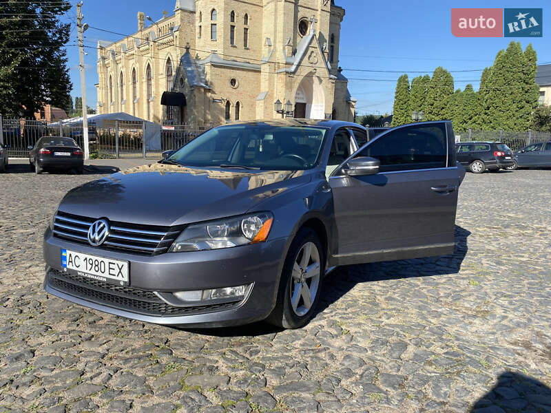 Седан Volkswagen Passat 2014 в Луцке