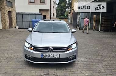 Седан Volkswagen Passat 2016 в Ужгороде