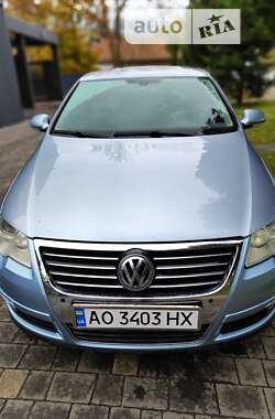 Седан Volkswagen Passat 2005 в Ужгороді