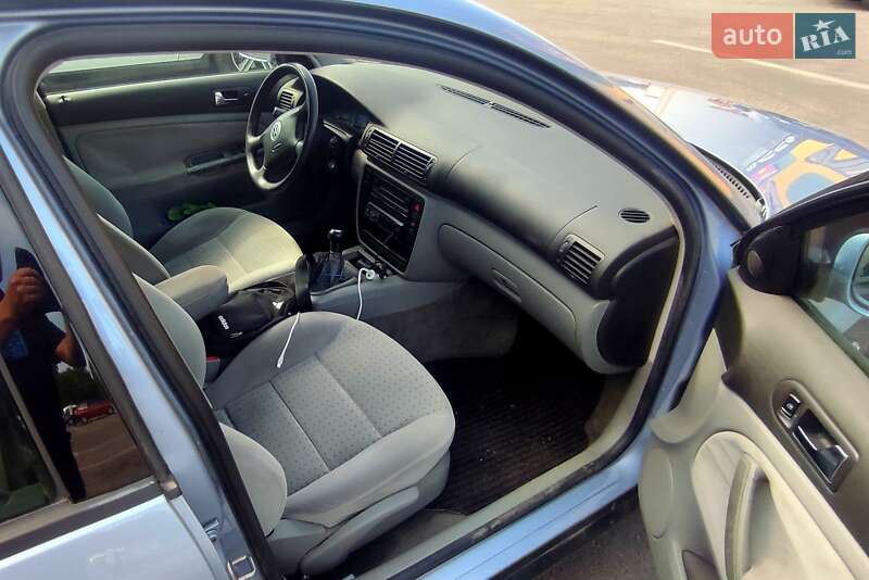 Універсал Volkswagen Passat 2000 в Знам'янці