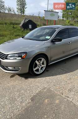 Седан Volkswagen Passat 2013 в Киеве