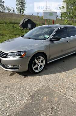 Седан Volkswagen Passat 2013 в Киеве