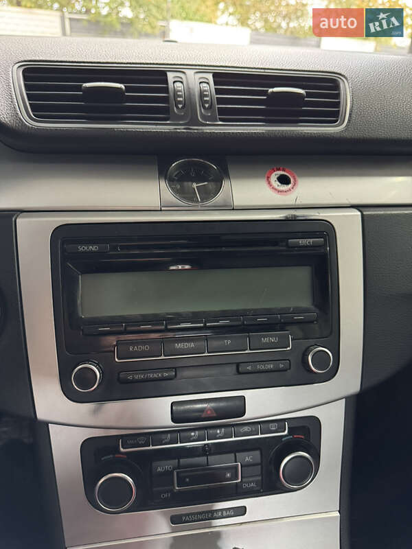 Седан Volkswagen Passat 2011 в Львове фото 16 Седан Volkswagen Passat 2011 в Львове
