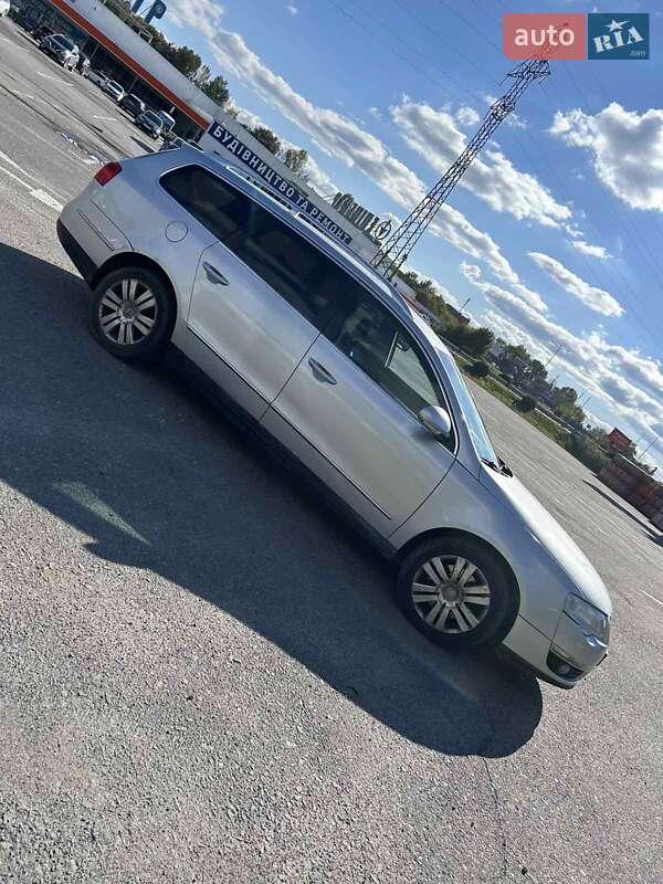 Універсал Volkswagen Passat 2005 в Ужгороді