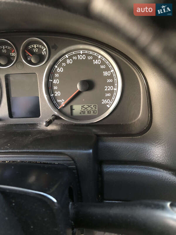 Седан Volkswagen Passat 2004 в Берегомете