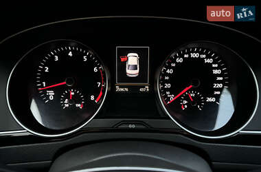 Седан Volkswagen Passat 2015 в 