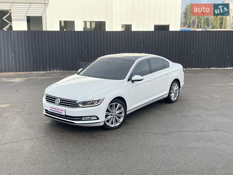 Седан Volkswagen Passat 2018 в Киеве