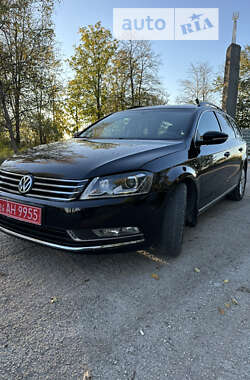 Універсал Volkswagen Passat 2013 в Кельменцях