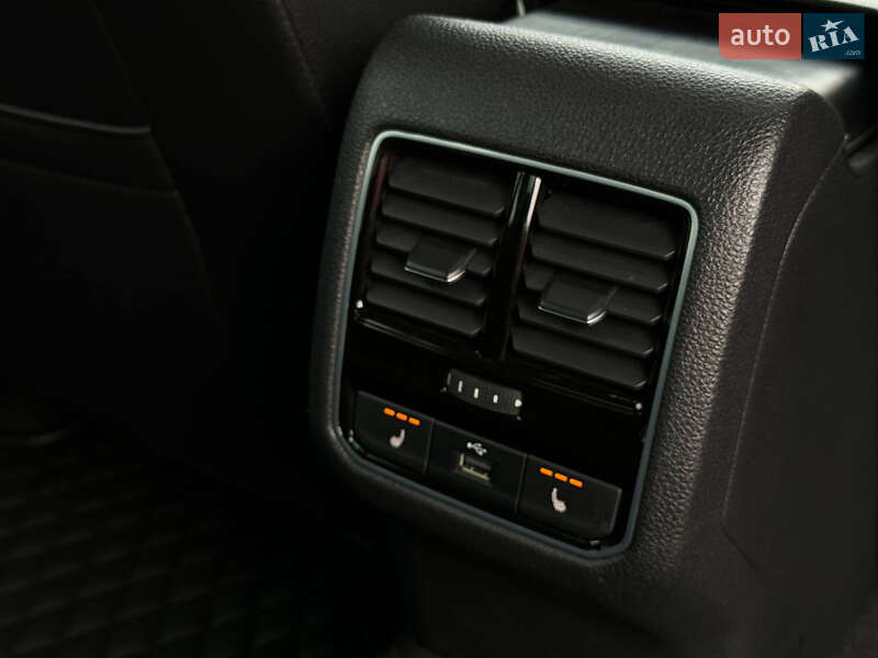 Седан Volkswagen Passat 2016 в Києві фото 16 Седан Volkswagen Passat 2016 в Києві
