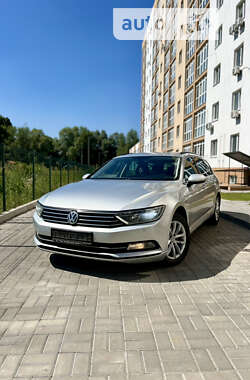 Універсал Volkswagen Passat 2015 в Києві