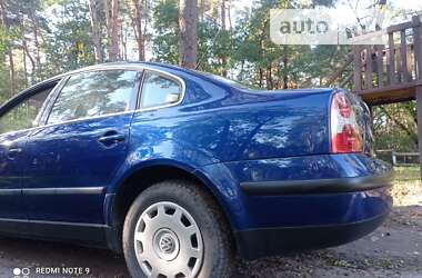 Седан Volkswagen Passat 2001 в Львове