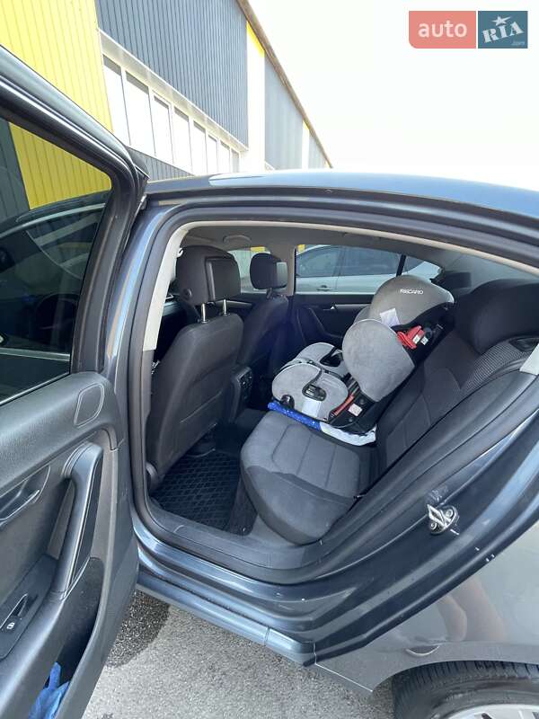 Седан Volkswagen Passat 2011 в Нежине