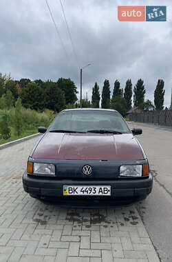 Седан Volkswagen Passat 1989 в Ровно