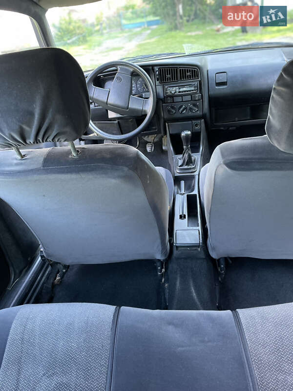 Седан Volkswagen Passat 1989 в Ровно