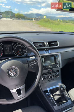 Универсал Volkswagen Passat 2013 в Хусте