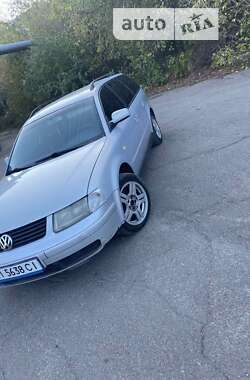 Універсал Volkswagen Passat 1999 в Житомирі