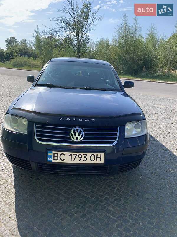 Седан Volkswagen Passat 2002 в Стебнику