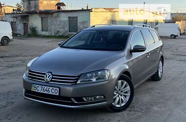 Універсал Volkswagen Passat 2011 в Дрогобичі