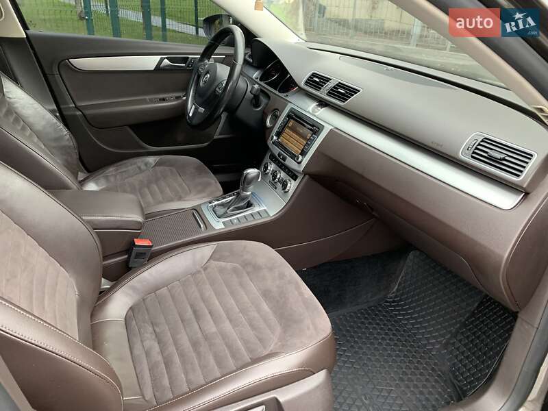 Седан Volkswagen Passat 2012 в Днепре