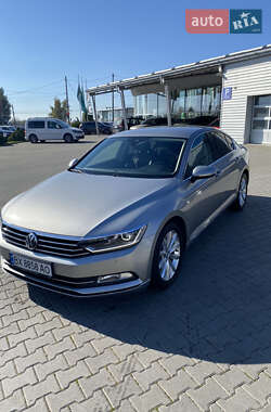 Седан Volkswagen Passat 2016 в Хмельницькому