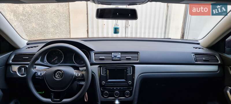 Седан Volkswagen Passat 2018 в Одесі