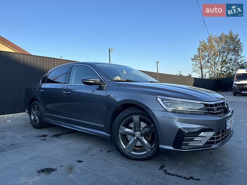 Седан Volkswagen Passat 2017 в Черновцах