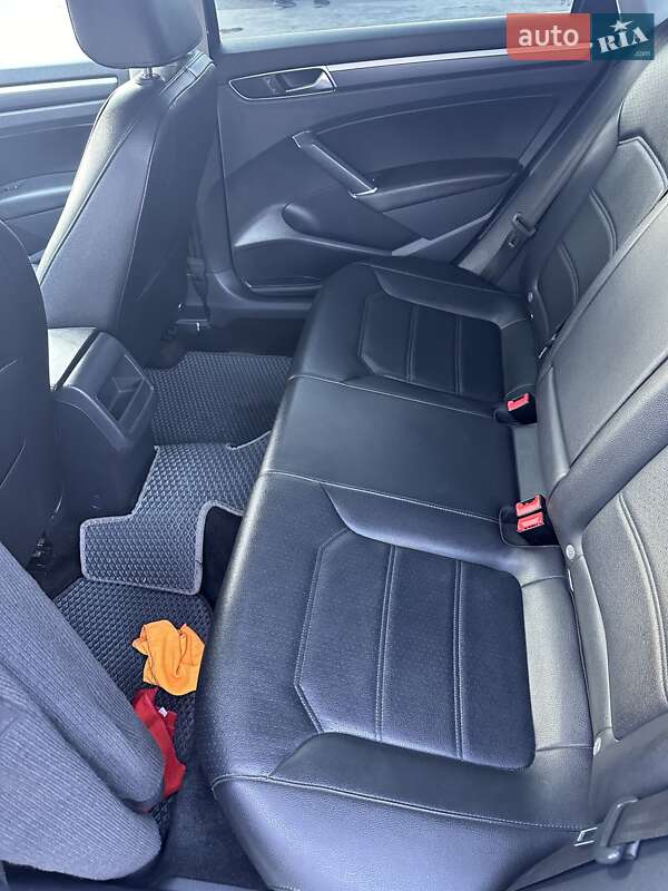 Седан Volkswagen Passat 2017 в Черновцах