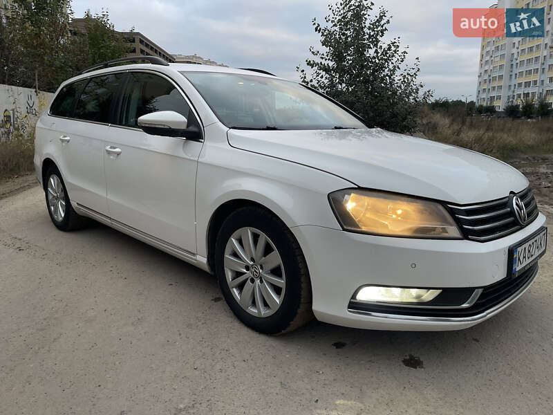 Универсал Volkswagen Passat 2012 в Киеве