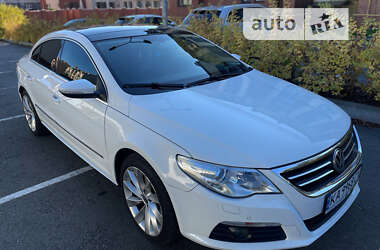 Седан Volkswagen Passat 2011 в Києві