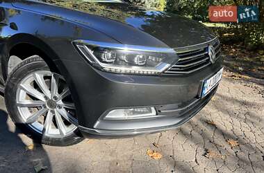 Седан Volkswagen Passat 2018 в Києві