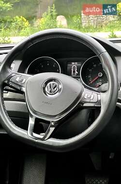 Седан Volkswagen Passat 2016 в 